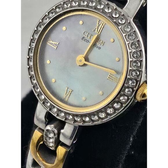 Solar Citizen EcoDrive Ladies Mother Of Pearl Dial Watch Crystal Bezel Mint Runs - Picture 4 of 16